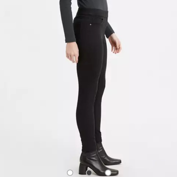 Women’s Levi’s Black Shaping Jean - Picture 3 of 8